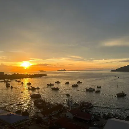 Sunset Seaview Studio Apartment At Kota Kinabalu City Centre Exterior photo